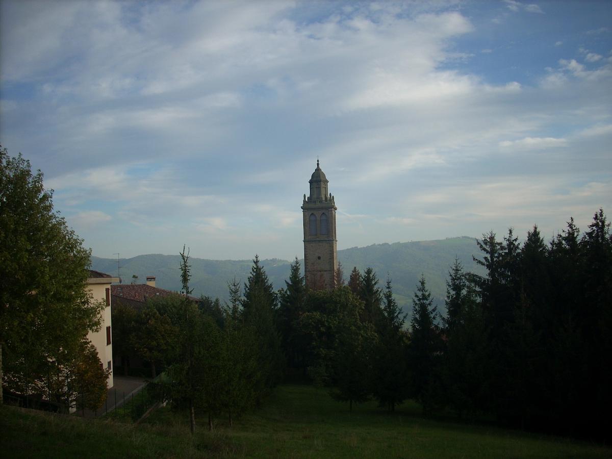 Bed And Breakfast Lo Scrigno Polinago Bagian luar foto